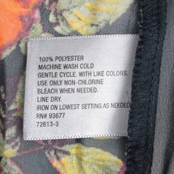 Worthington Floral Print Pleated Sleeve Button Front V-Neck Top Black Multi M - Picture 4 of 6